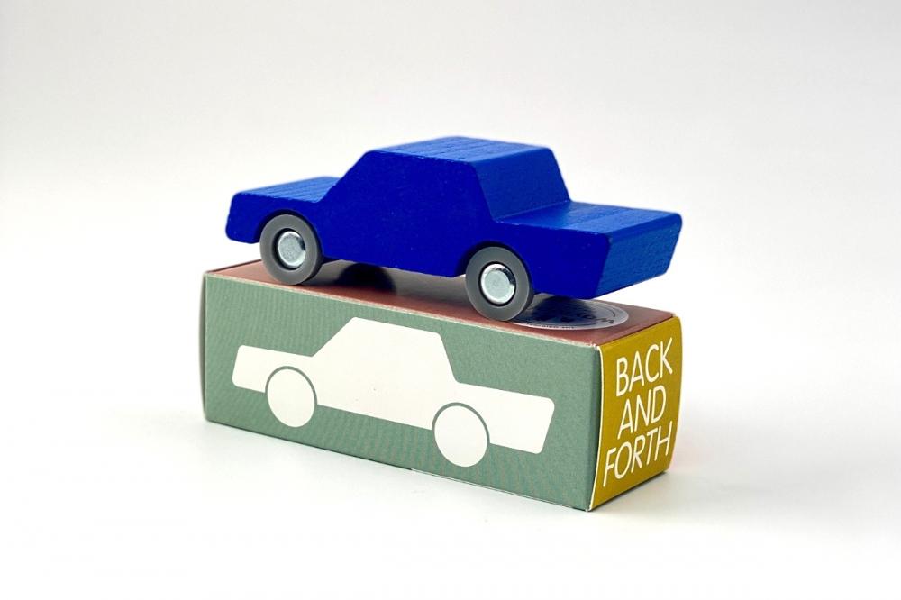Drevené autíčko "Tam a späť"- handmade ručne vyrábané